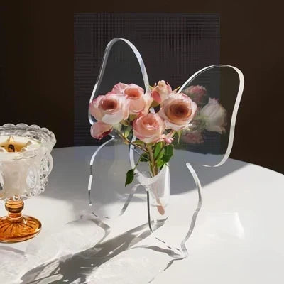 💐2026 HOT SALE-50% OFF🦋 Transparent Butterfly Vase – crystal-clear plastic with a stable base. Perfect for flowers, table decor and gifting! ✨💐