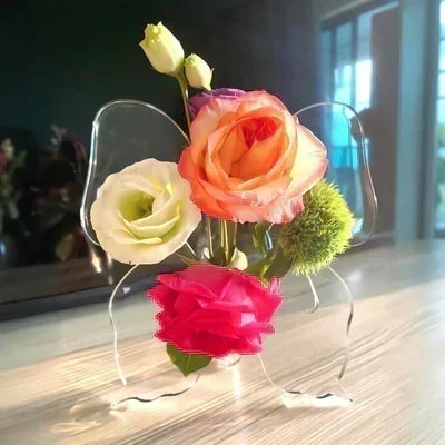 💐2026 HOT SALE-50% OFF🦋 Transparent Butterfly Vase – crystal-clear plastic with a stable base. Perfect for flowers, table decor and gifting! ✨💐